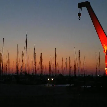 Cozy Baltic Escape For 2 Guests בית נופש *